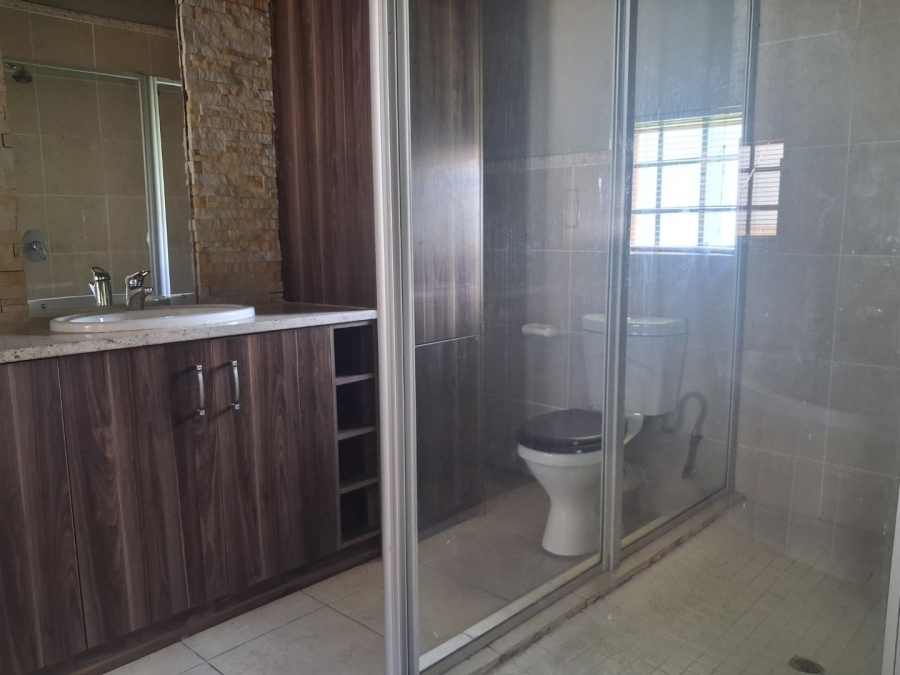To Let 3 Bedroom Property for Rent in Hillside Free State